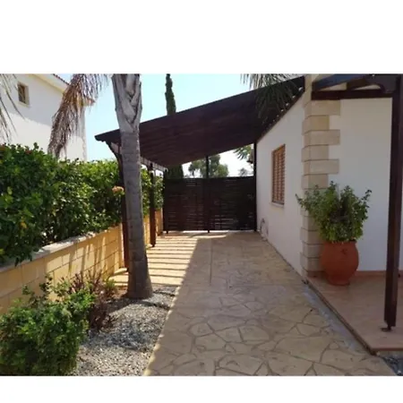 Sunshine Villa, Ayia Thekla 빌라 *
